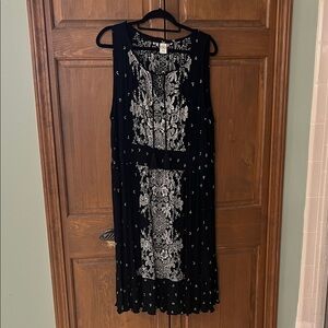 Bila Black and White Floral Midi Dress